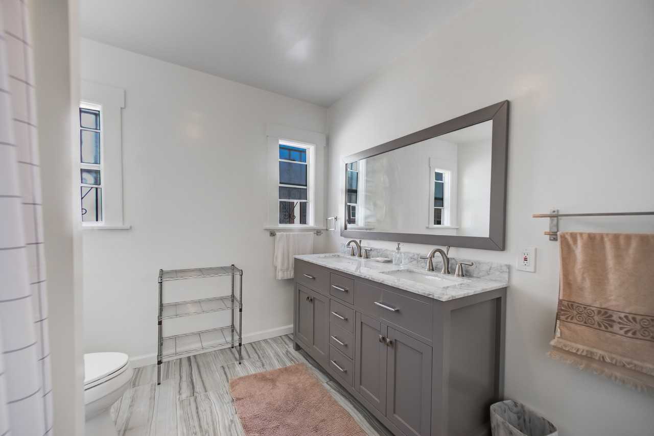 N Vermont Ave & Santa Monica Blvd - Photo 2 of 4