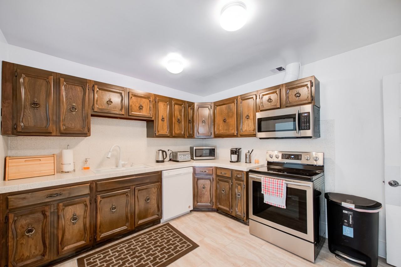 N Vermont Ave & Santa Monica Blvd - Photo 3 of 4