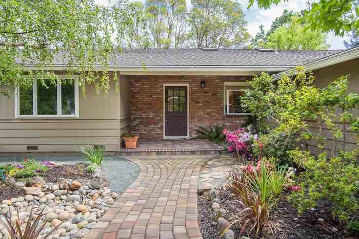 1850 Del Rio Drive - Photo 3 of 30