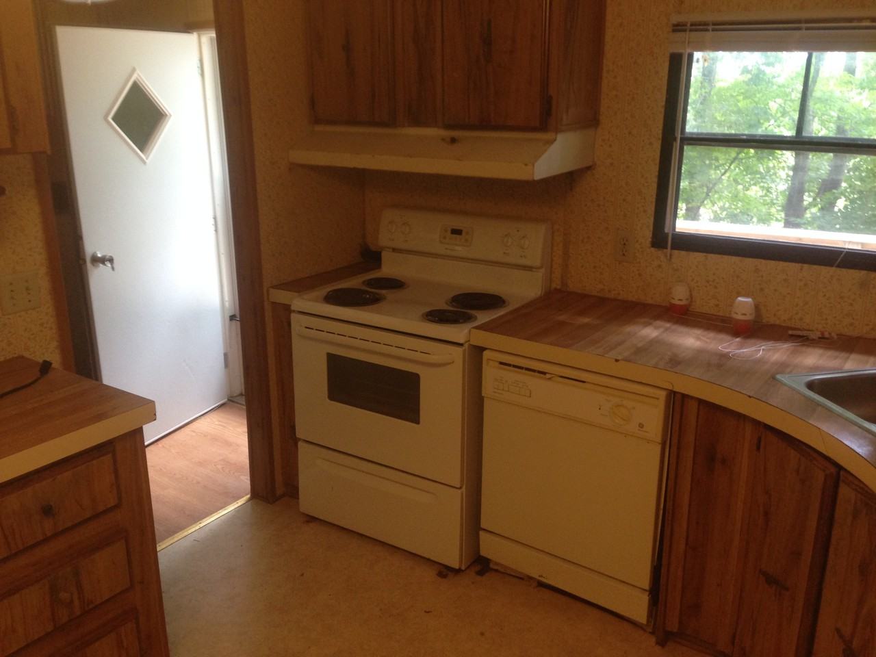 52 Woodscape Dr - Photo 3 of 5