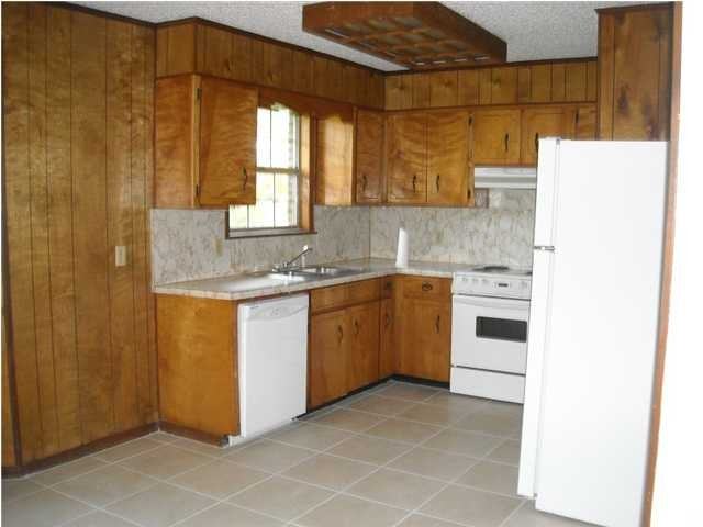 6197 Winstead Cove - Photo 2 of 10