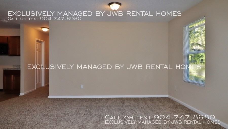 8727 Osteen St - Photo 3 of 9