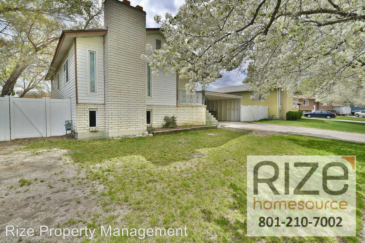 1801 W Patricia Way - Photo 2 of 26