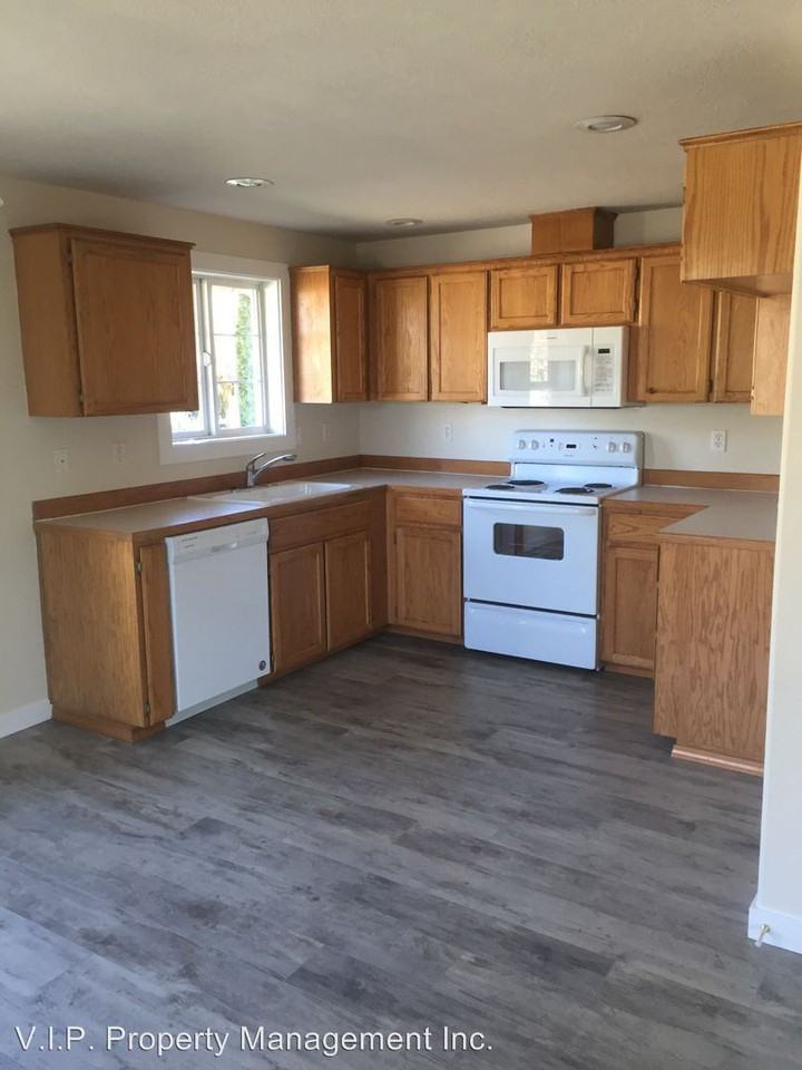 9036 Ne Webster St - Photo 2 of 2