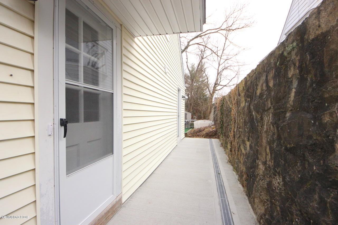 191 Hobart Avenue Unit B - Photo 2 of 8