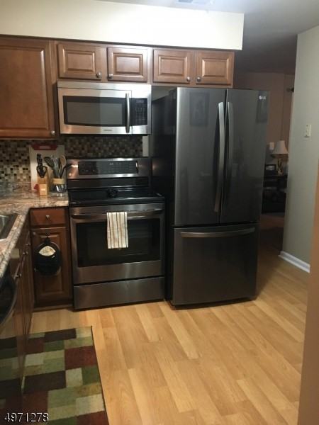 387 Burdock Ct - Photo 2 of 18