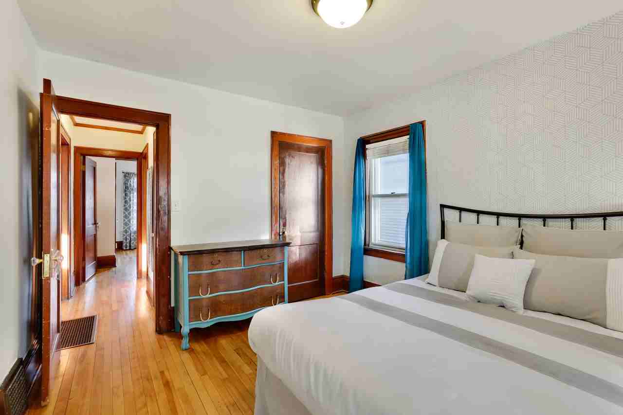 915 Aldine Street - Photo 3 of 27