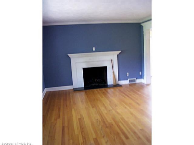 22 Salem Rd - Photo 3 of 8