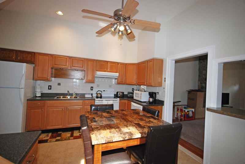 154 W Washington Ave - Photo 3 of 8