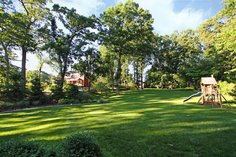 22 Maple St - Photo 2 of 25