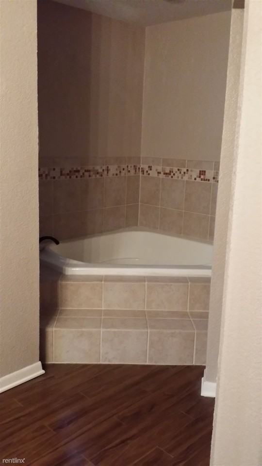 919 North 11th St - Photo 2 of 13
