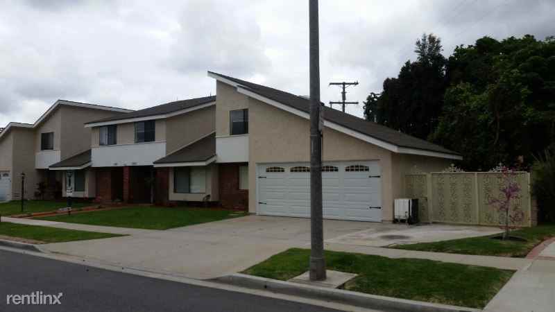 3743 Locust Ave - Photo 3 of 32