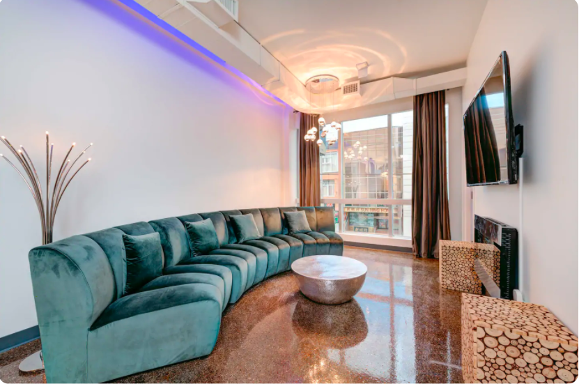 405 Dundas Street West #201