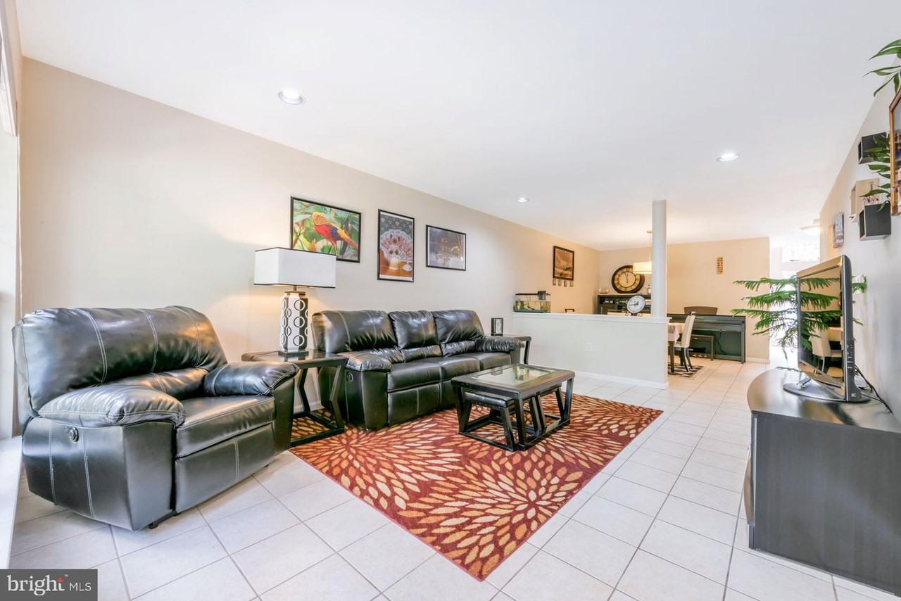 104 Treymore Court - Photo 3 of 22