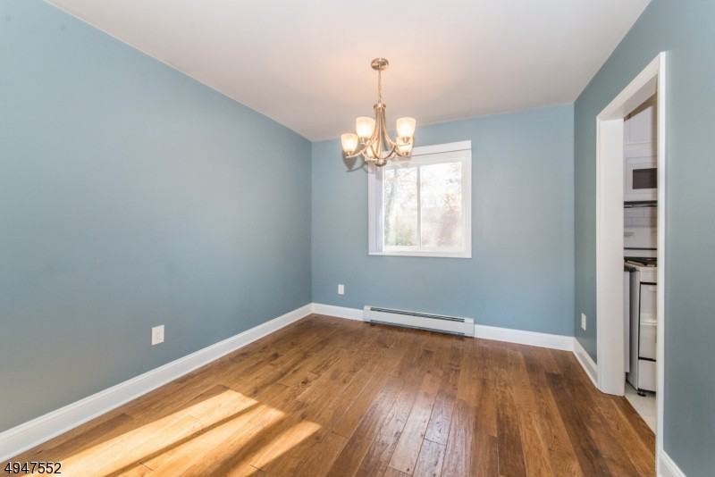 189 -61 Littleton Rd - Photo 3 of 22