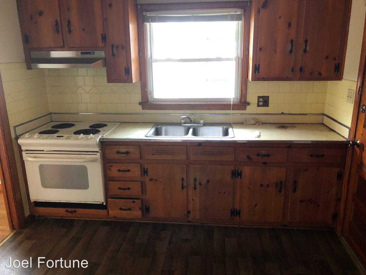 660 49th Street - Photo 2 of 7