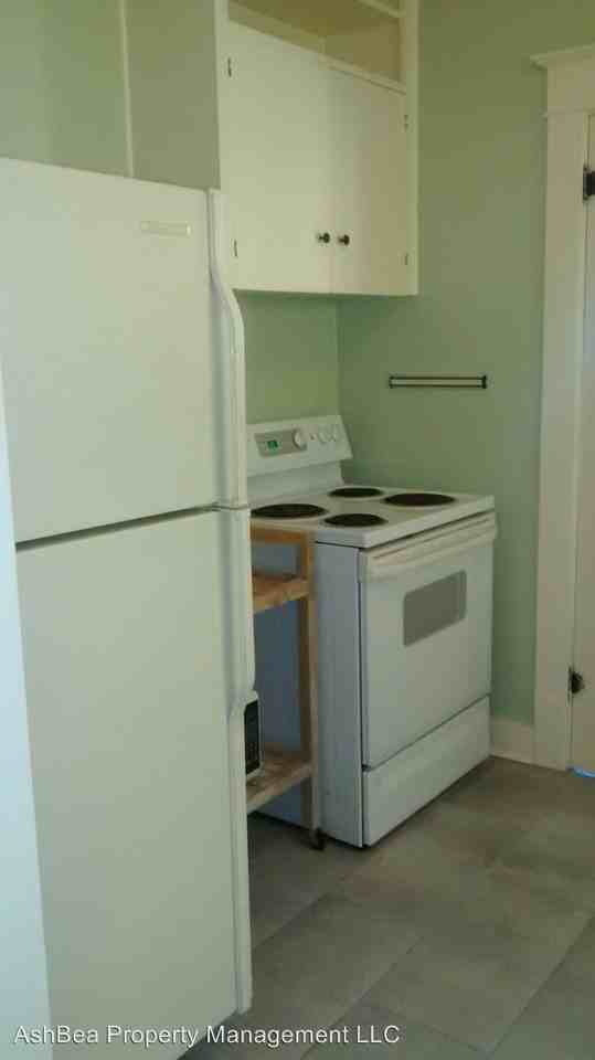 1035 22nd St Ne - Photo 3 of 13