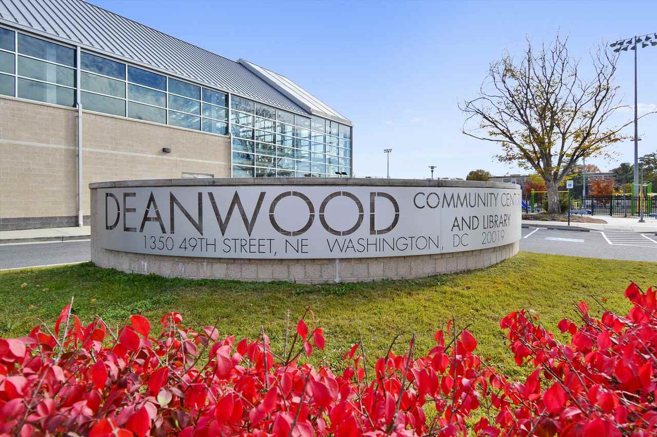 325 57th Street Northeast #2 - Photo 2 of 16