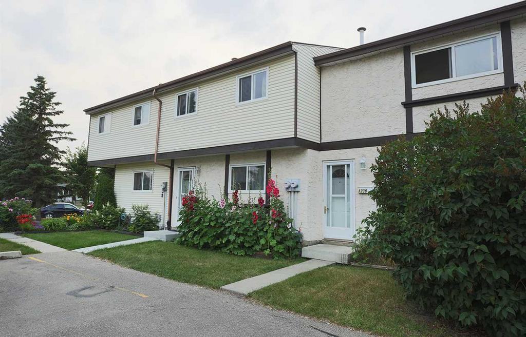 1238 Lakewood Road West Northwest 1238, Edmonton, AB T6K 3L1 4 Bedroom