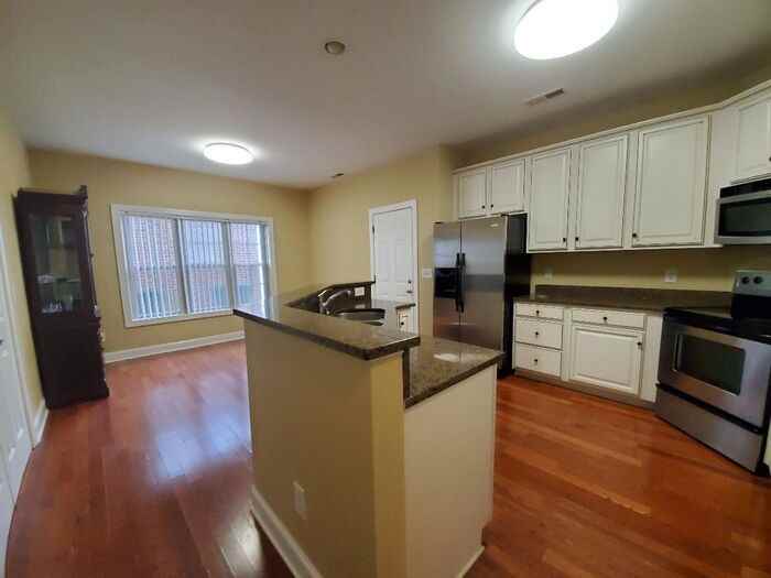 318 Wendover Drive - Photo 2 of 22