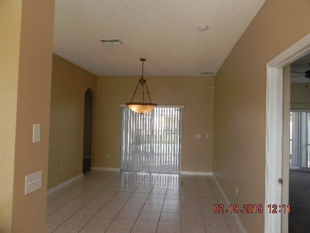 349 Aylesbury Court - Photo 2 of 23