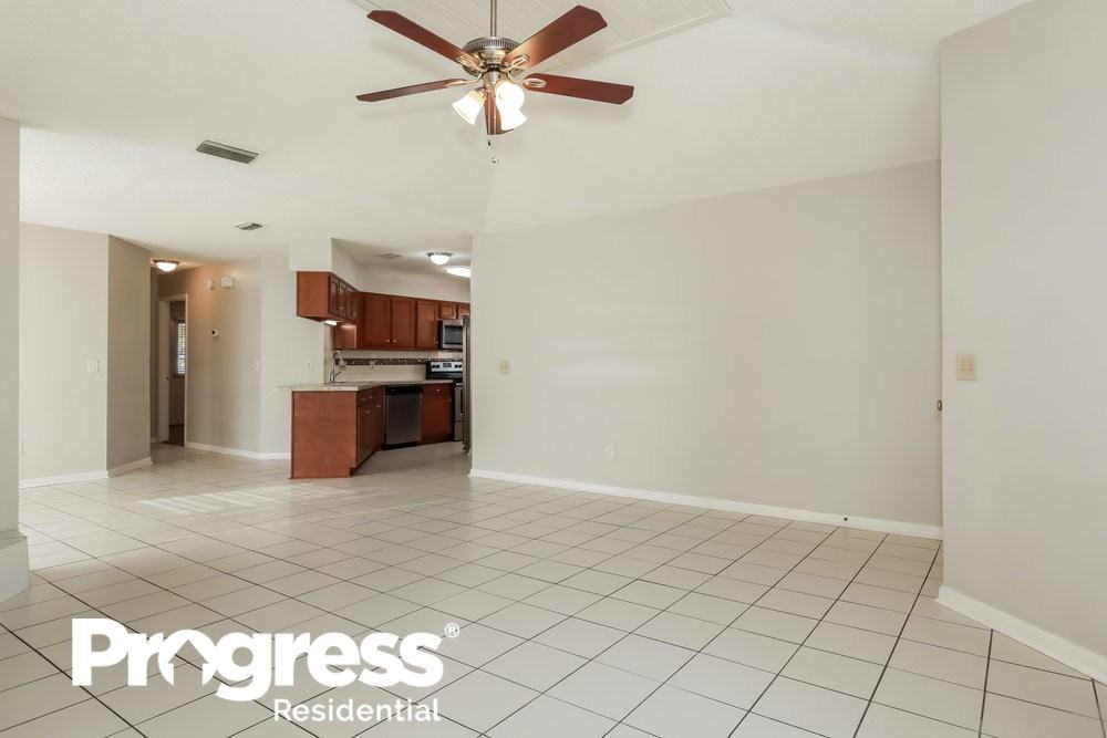 4990 Azure St - Photo 3 of 14