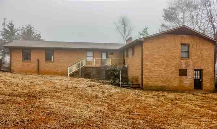 201 Cherokee Drive - Photo 3 of 25