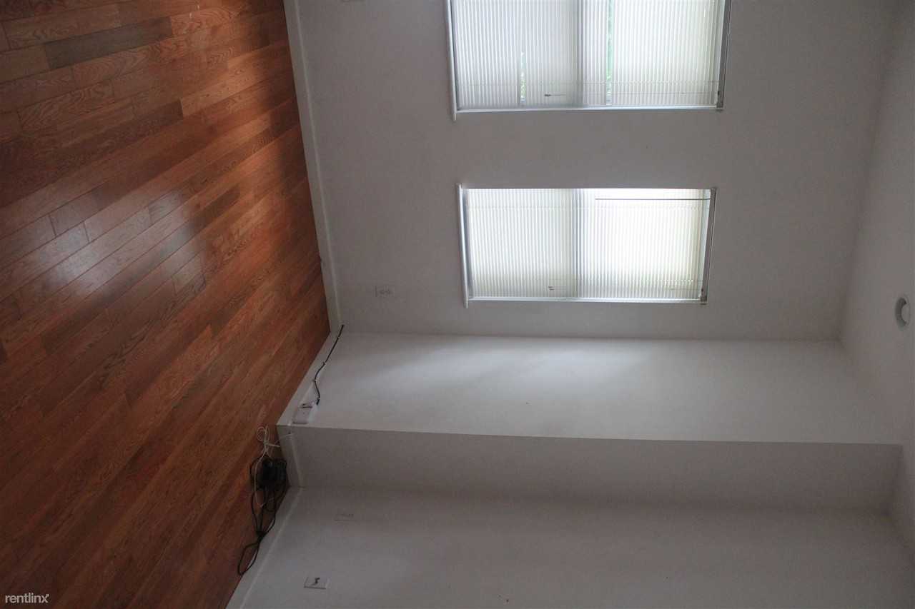 2125 N 15th St - Photo 3 of 8