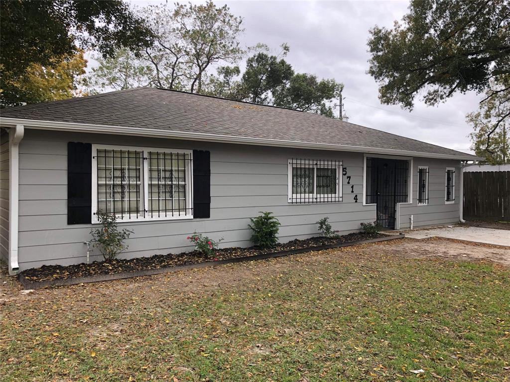 5714 Southwind St - Photo 2 of 35