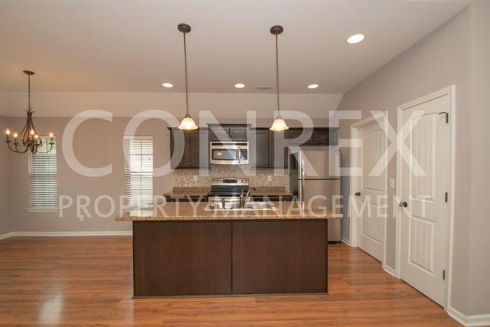 8208 Franklin Lane - Photo 3 of 9