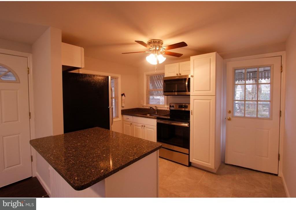 1111 Maine Avenue - Photo 3 of 14