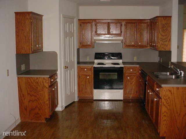 103 Evan Cir - Photo 3 of 10