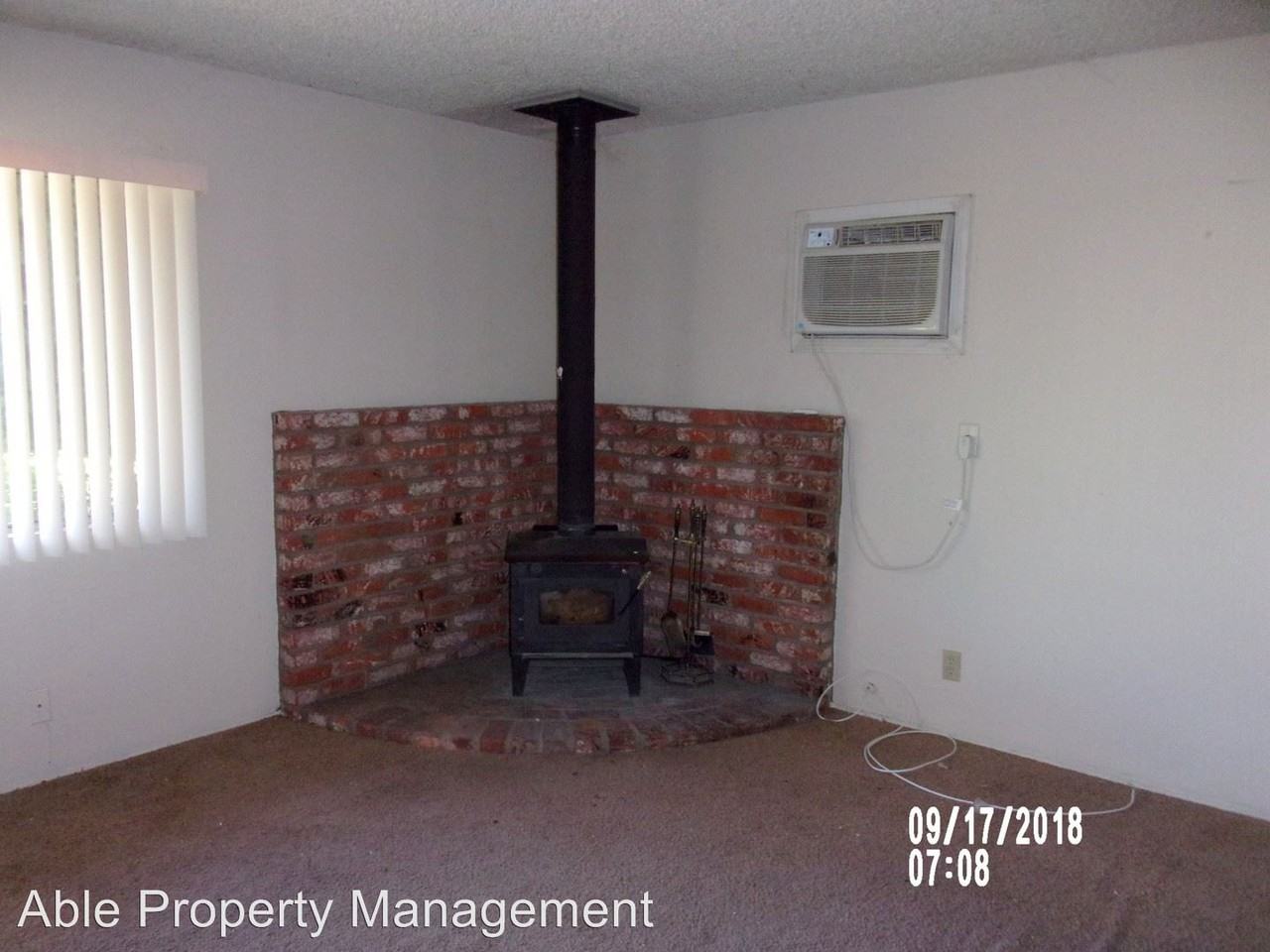 2916 Steensen St - Photo 2 of 4