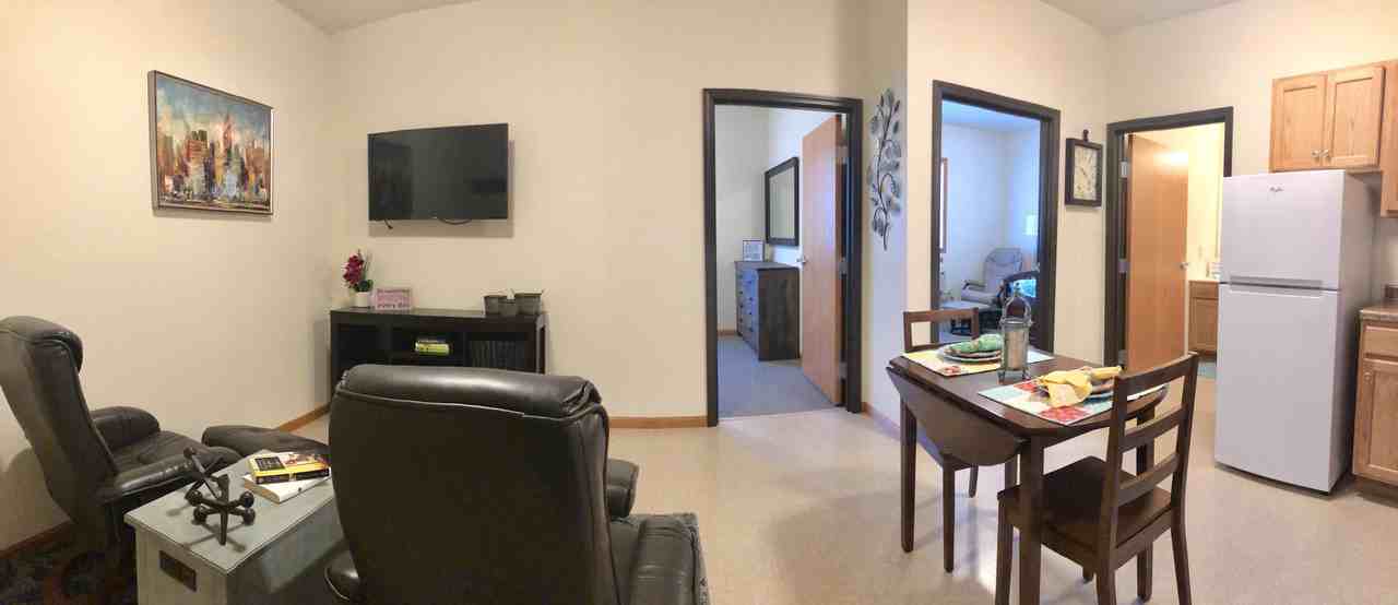304 10th St NE - Photo 3 of 3