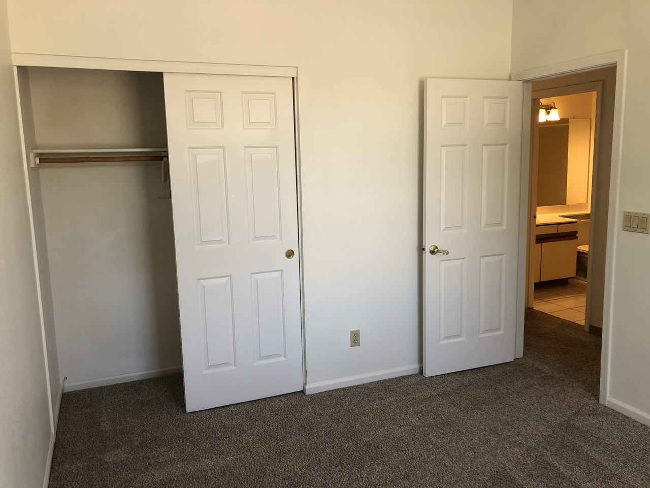 16226 S 37th Way - Photo 6 of 8