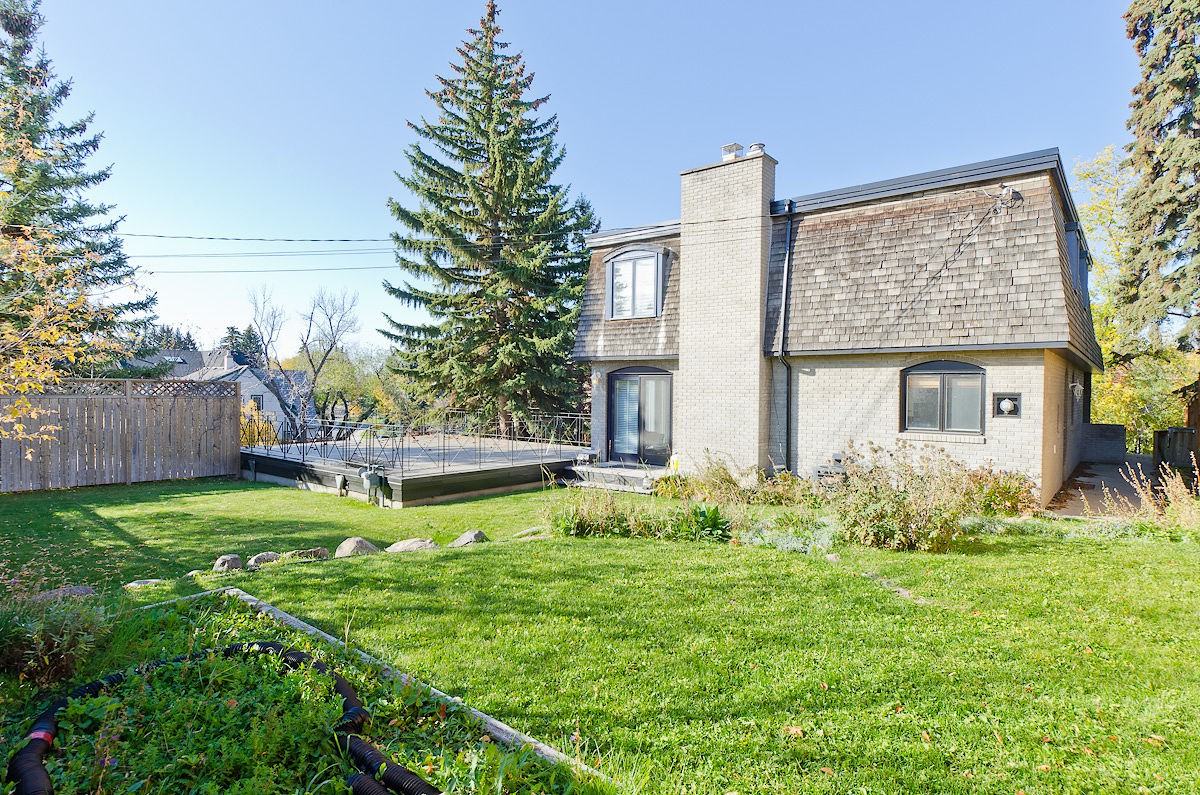 2424 10 St Sw - Photo 3 of 42