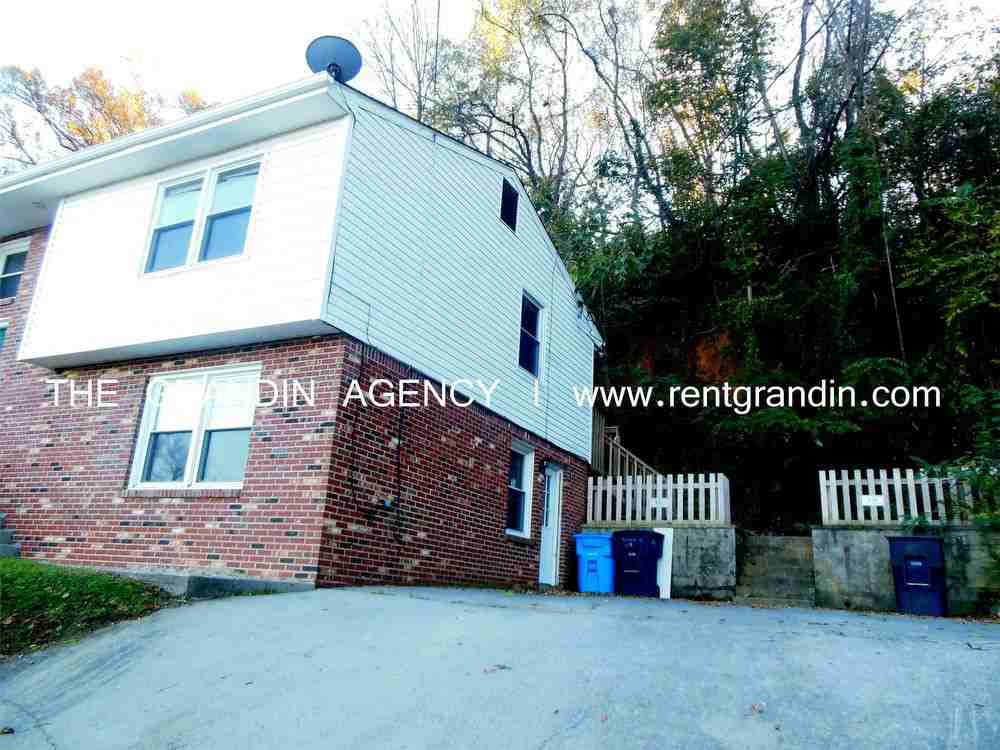 635 Riverland Road Se - Photo 3 of 36