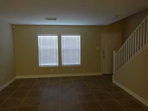 11144 Vollmer Ln - Photo 2 of 13