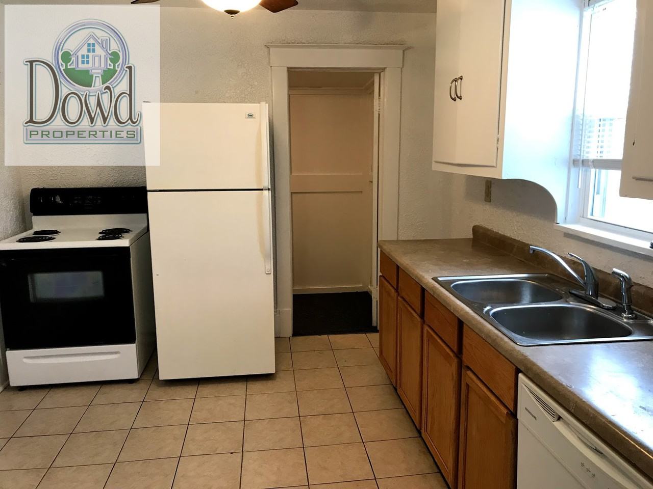 1404 South Main Street - Photo 3 of 10