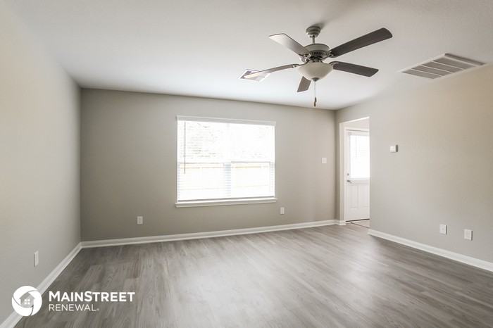 27084 Leonardo Dr - Photo 3 of 15