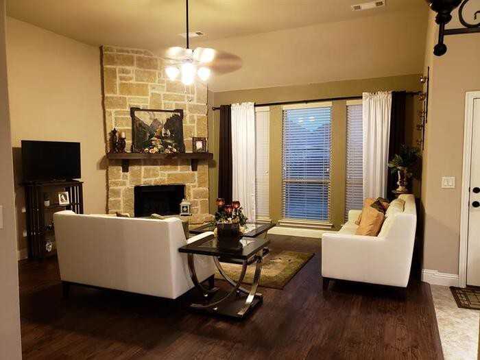 324 Tumbleweed Trail - Photo 2 of 9