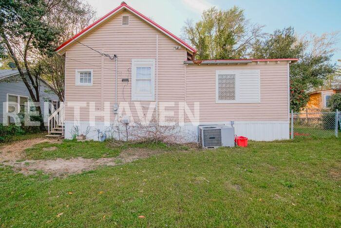 622 Kentucky Street - Photo 3 of 12