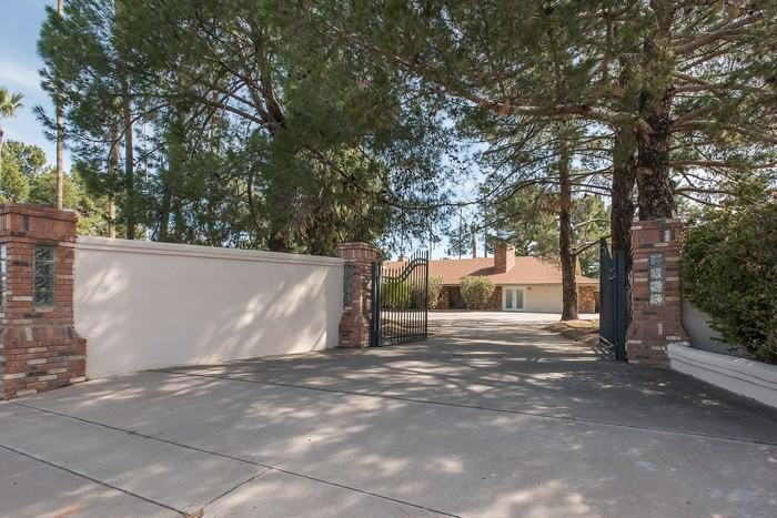 1905 North Val Vista Drive - Photo 2 of 46