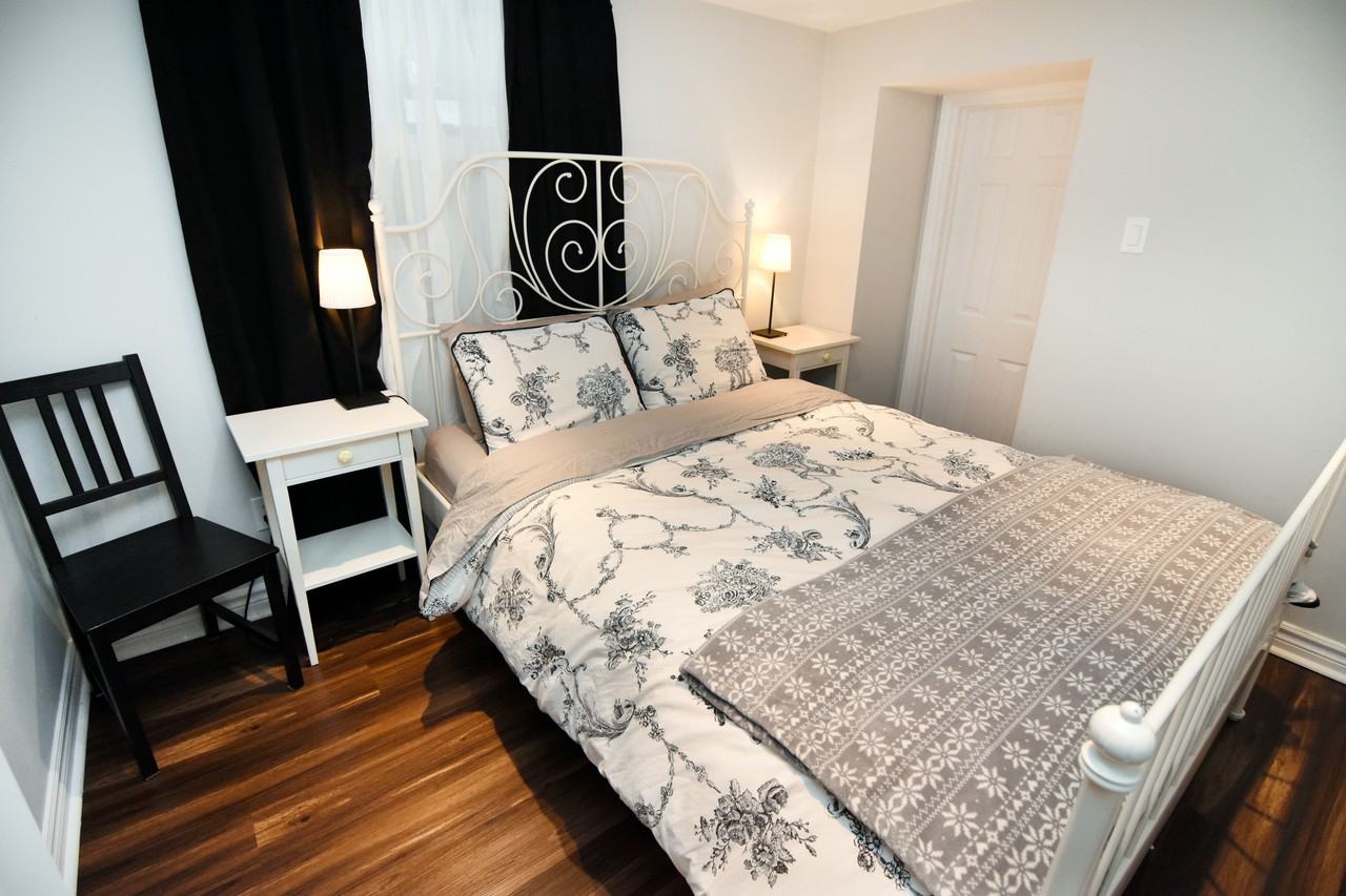 St Clair Ave W & Glenholme Ave #2 - Photo 5 of 15