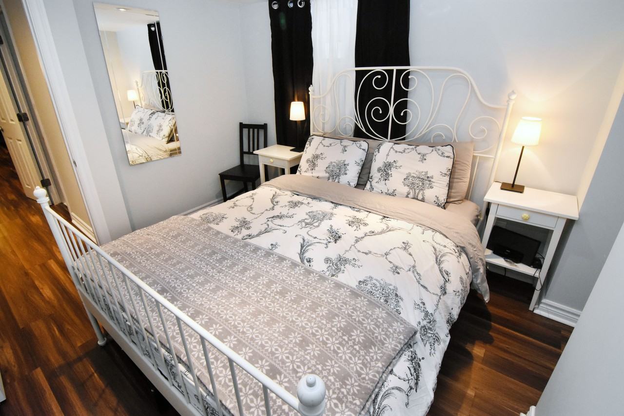 St Clair Ave W & Glenholme Ave #2 - Photo 6 of 15