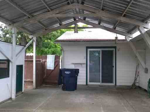 1081 Josephine St E - Photo 3 of 21