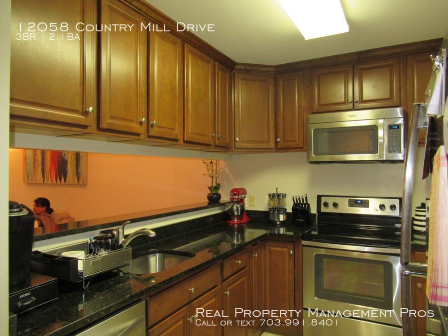 12058 Country Mill Drive - Photo 2 of 28