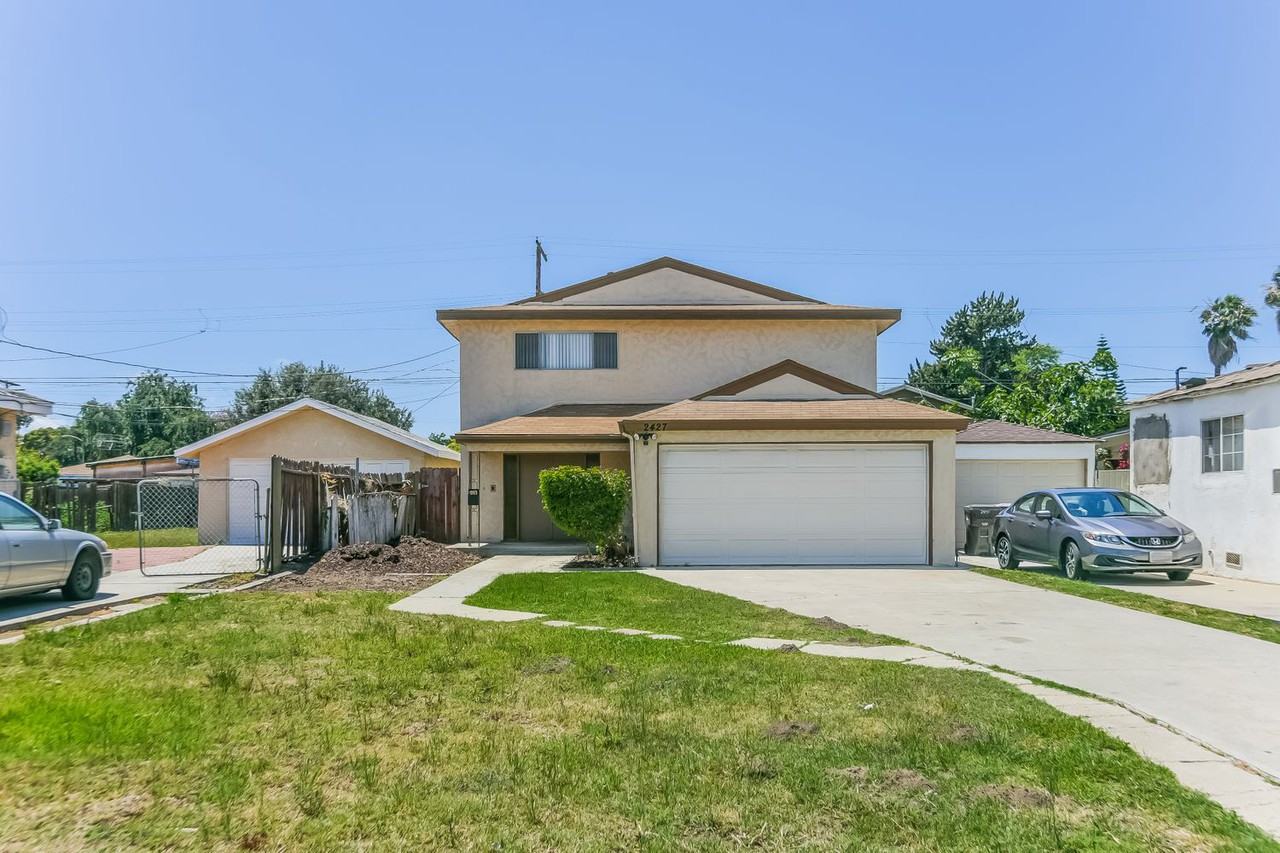 2427 Delta Ave - Photo 2 of 23