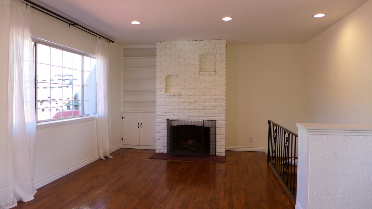 2647 Silver Ridge Ave - Photo 2 of 35