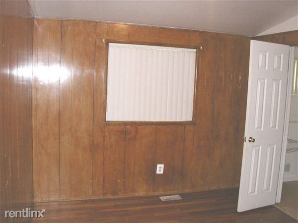 15250 Northfield Blvd - Photo 3 of 9